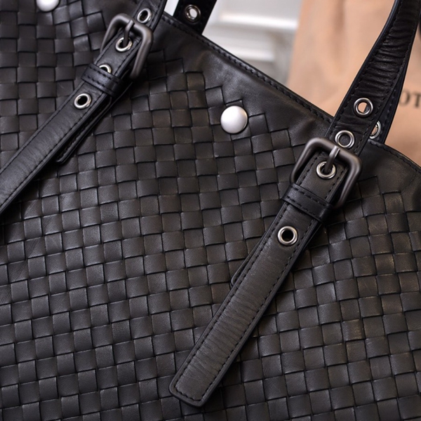 ボッテガヴェネタバッグ角部分ディテール